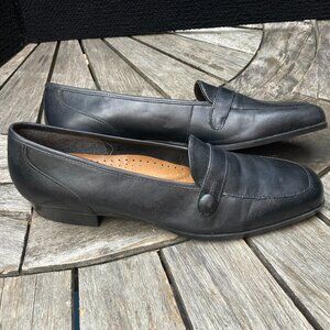 NATURALIZER BLACK LOAFER 7.5N